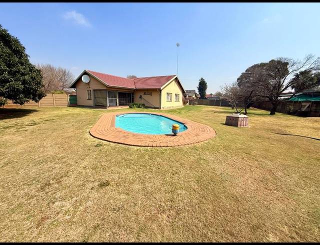 3 BEDROOM HOUSE FOR SALE IN VANDERBIJLPARK SE 1